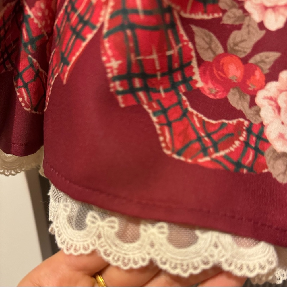 Vintage-Inspired Red Floral Print Pleated Skirt - Picture 4 of 7